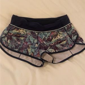 Lululemon speed shorts size 6, 2.5” inseam